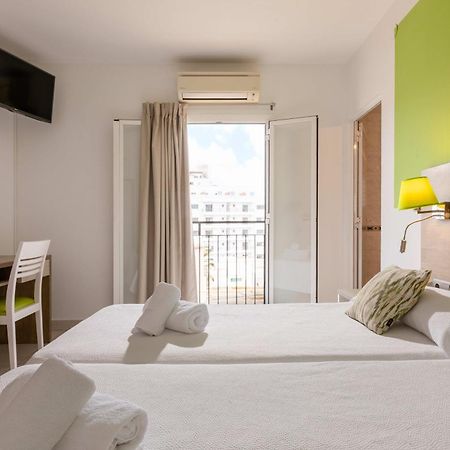 Hostal Mari Сан-Антоніо Екстер'єр фото