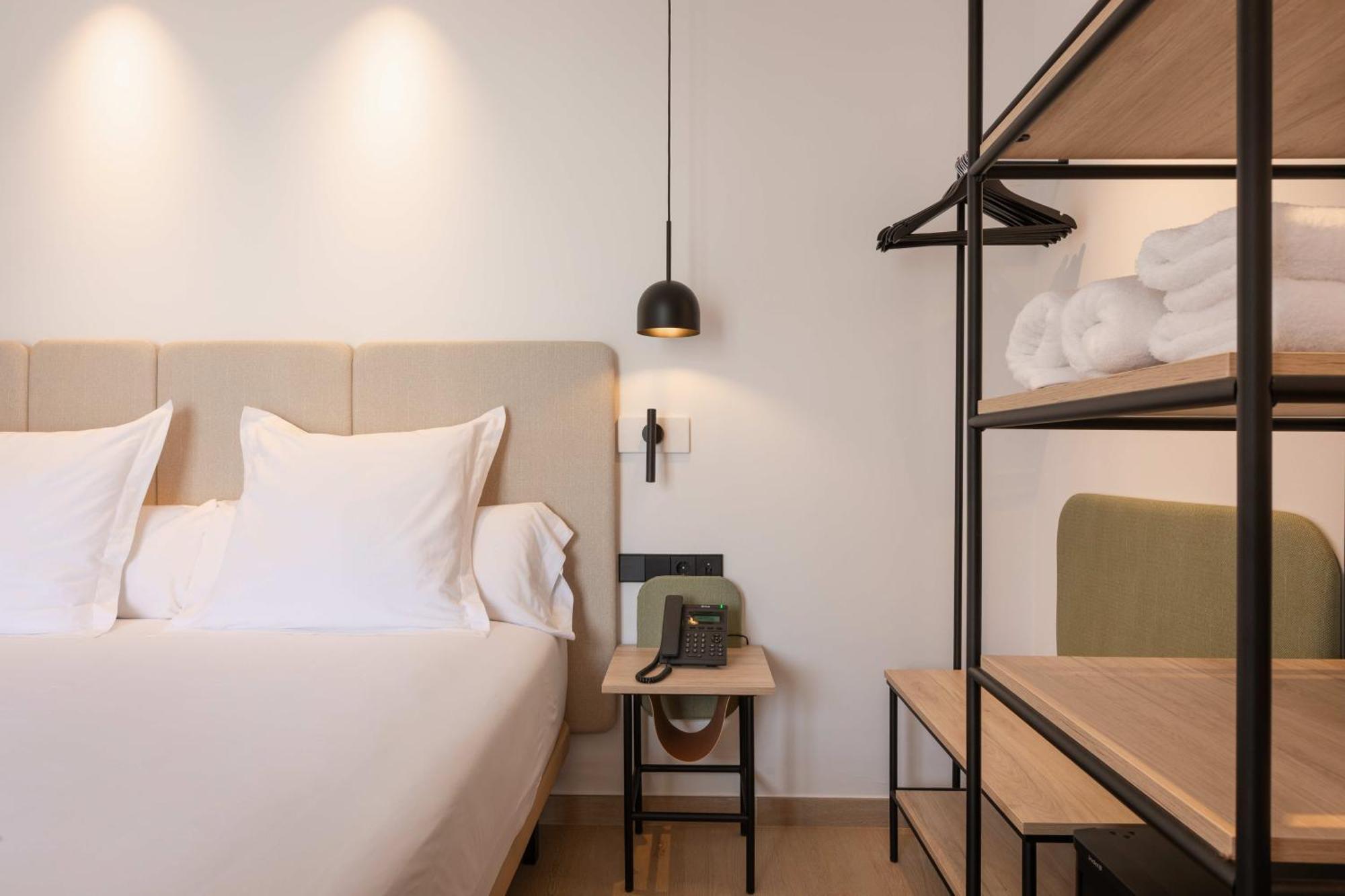 Hostal Mari Сан-Антоніо Екстер'єр фото