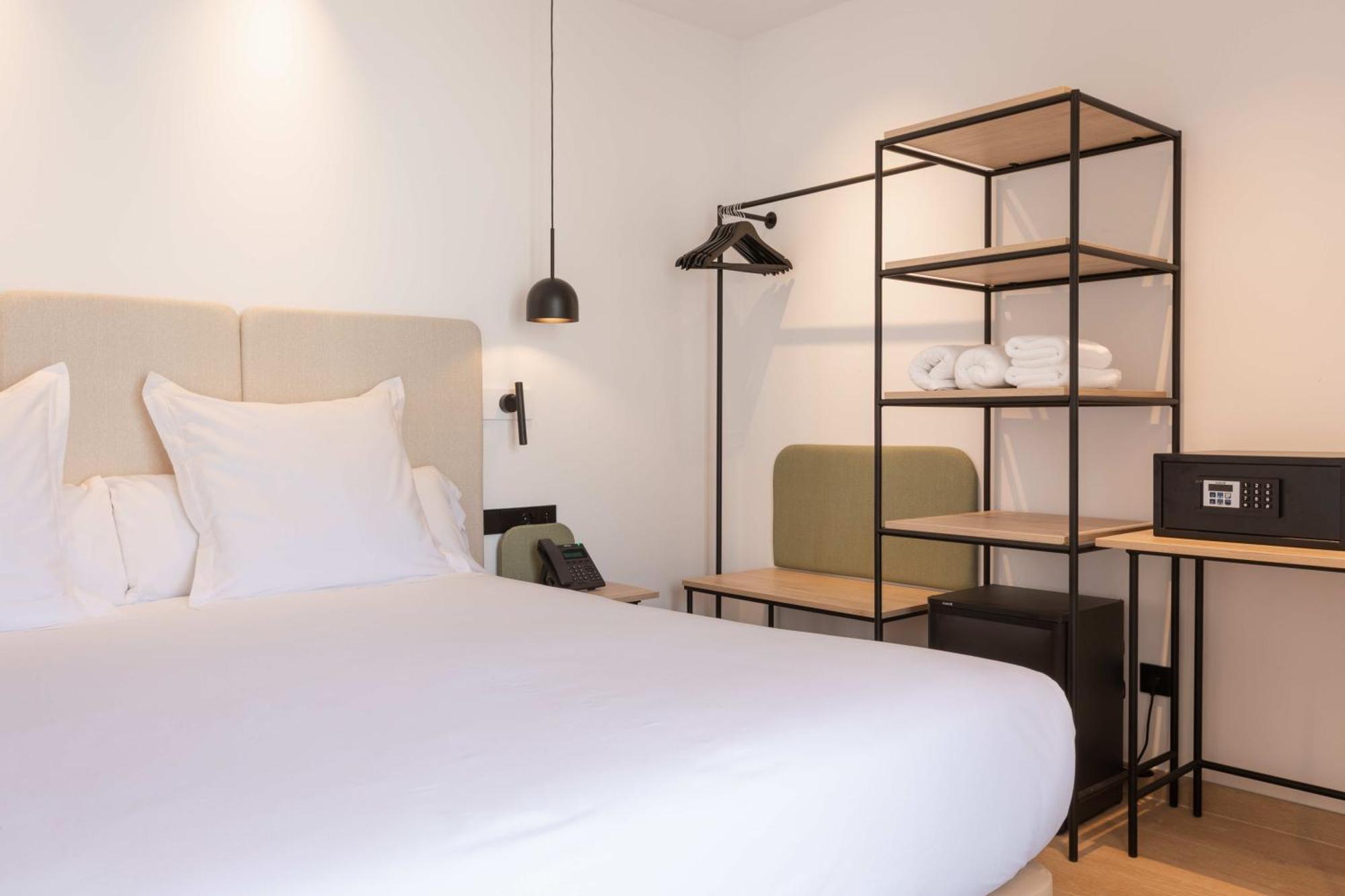 Hostal Mari Сан-Антоніо Екстер'єр фото