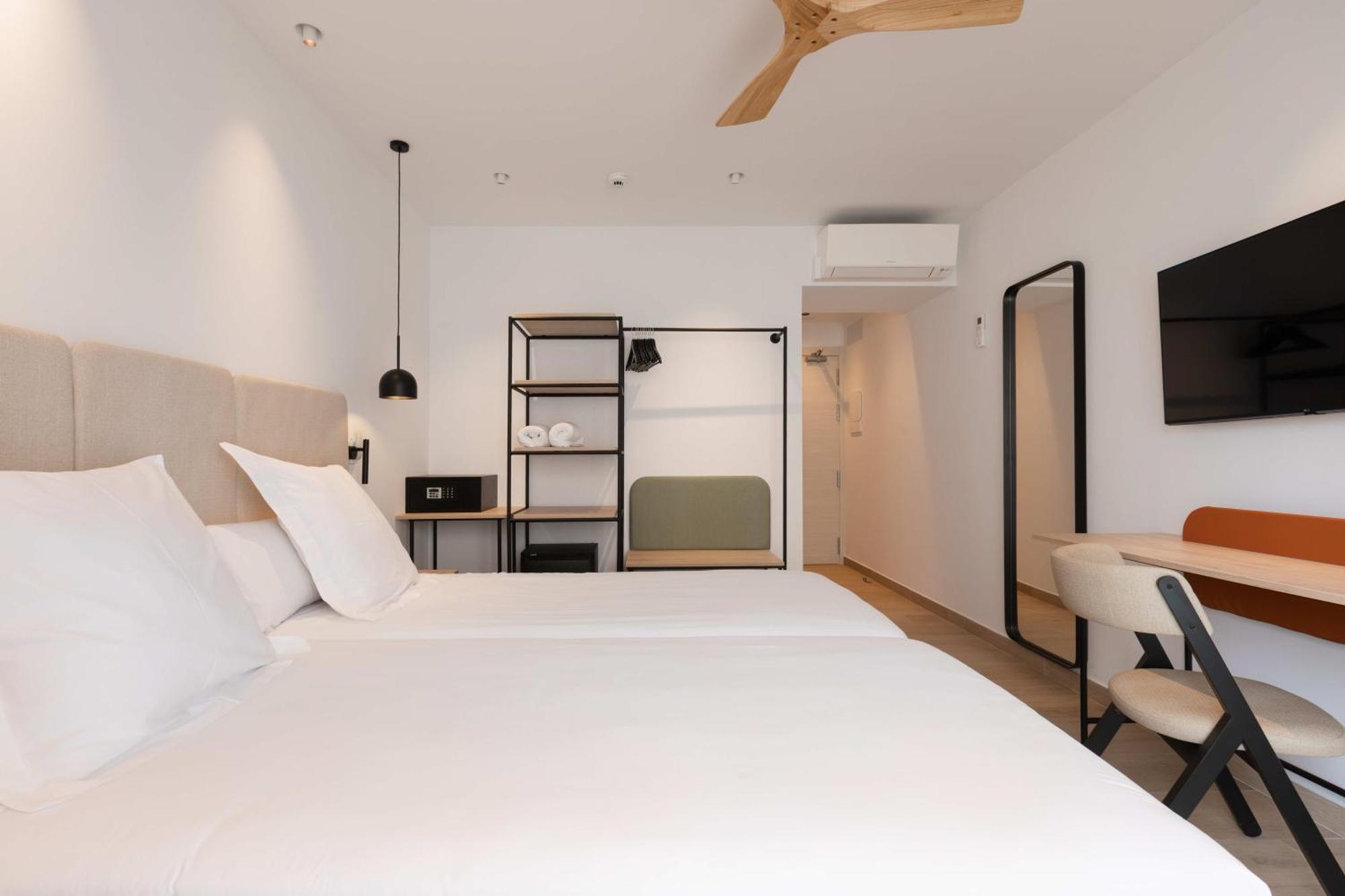 Hostal Mari Сан-Антоніо Екстер'єр фото
